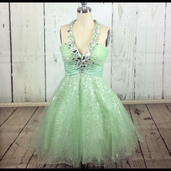 Homecoming/Prom Dress! - Picture 3 of 4
